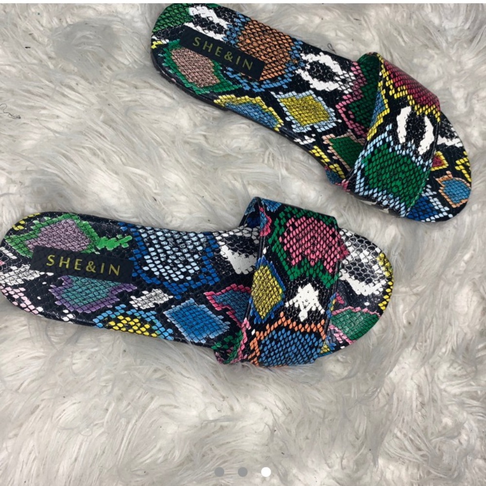 SNAKE PRINT SANDALS